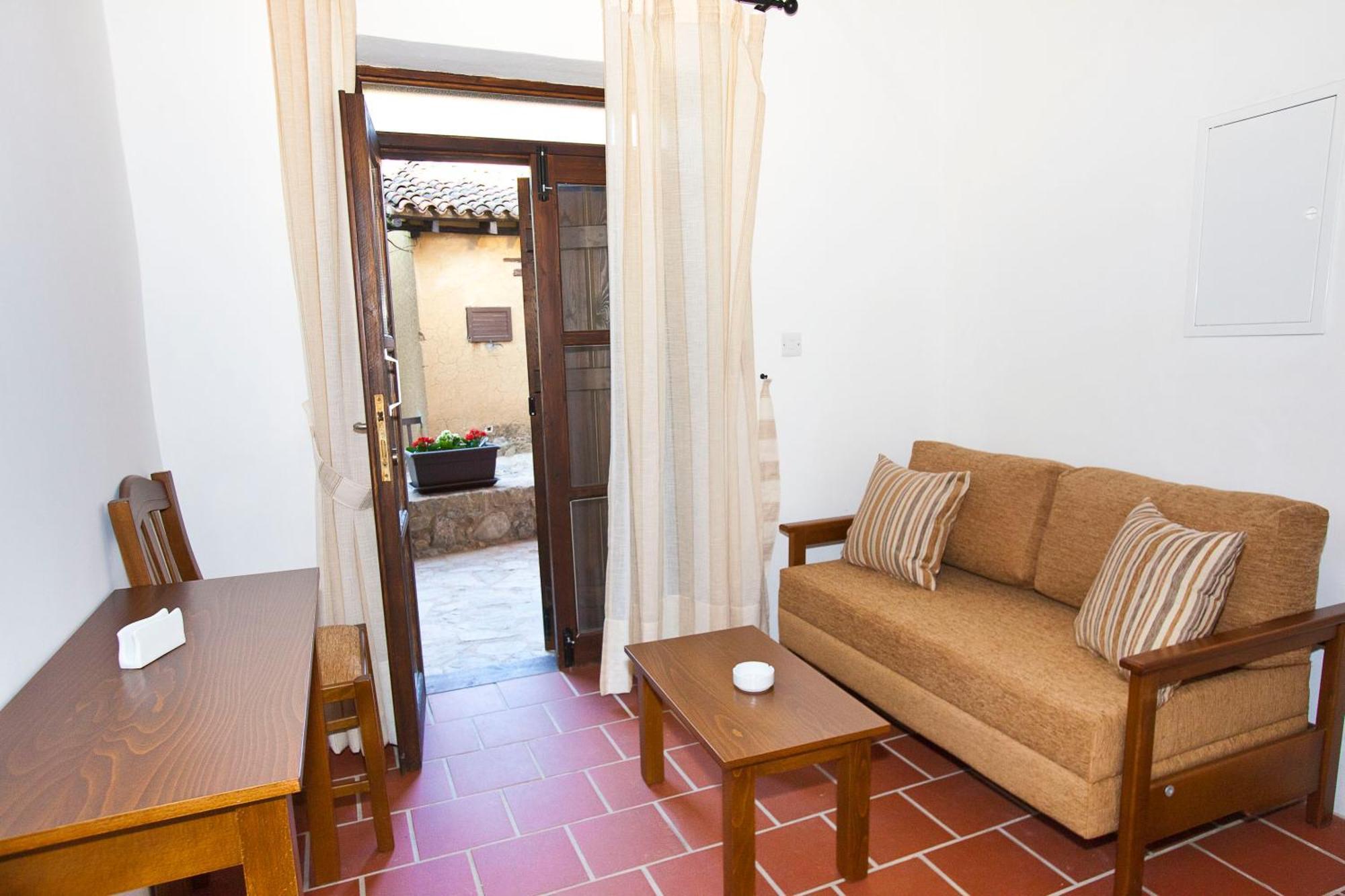 Enipnion Apartments Какопетрия Екстериор снимка